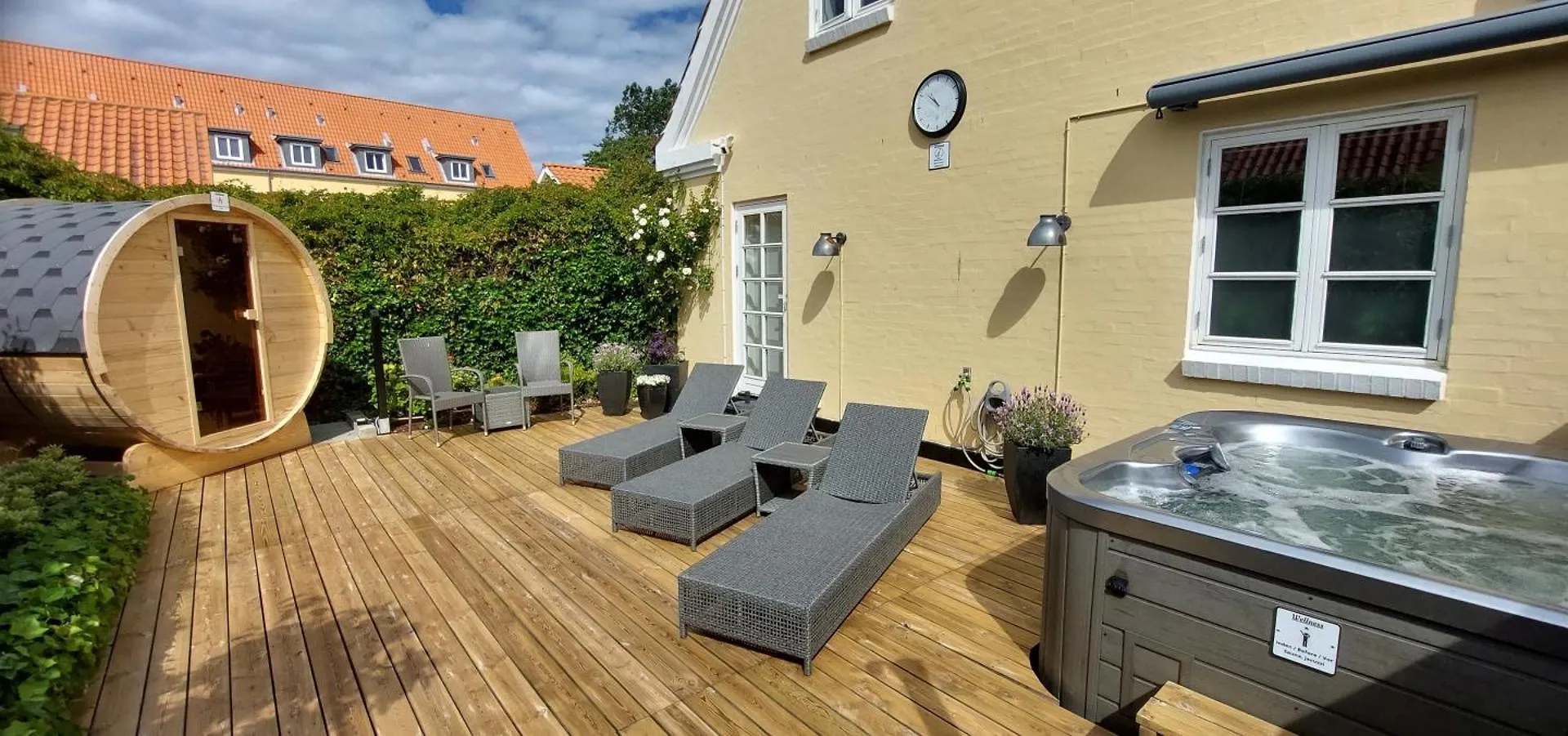 Toftegarden Guesthouse - Apartments & Rooms Skagen 0*,  Denmark